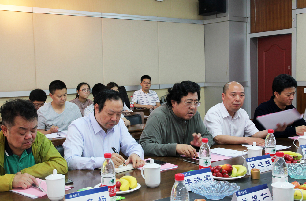 我校领导发言2 .jpg